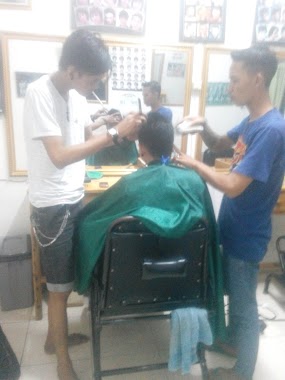 Pangkas Rambut Mas Broo, Author: arga nagara