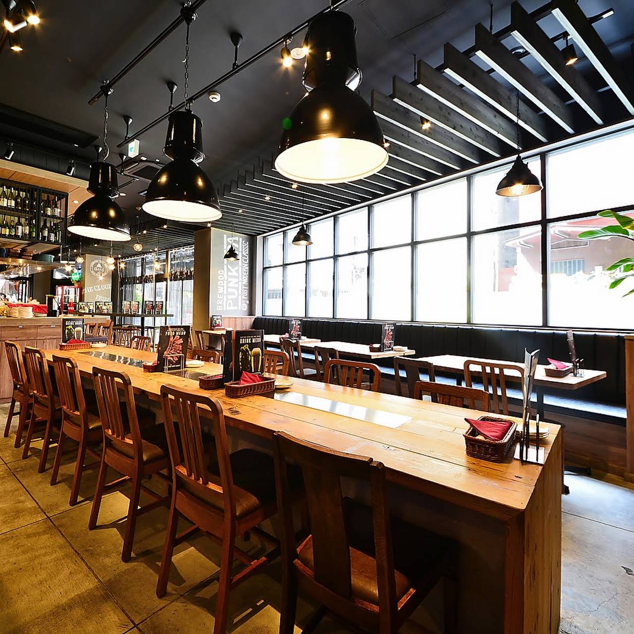 Craft Beer House Barrel クラフトビアハウス バレル Beer Garden