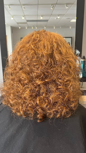 Roz and Kat Hair Salon - Thumbnail