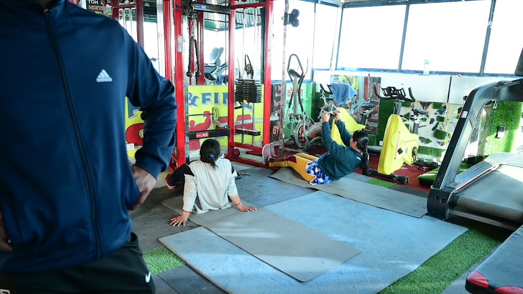 Pachisia Fit And Fine Gym