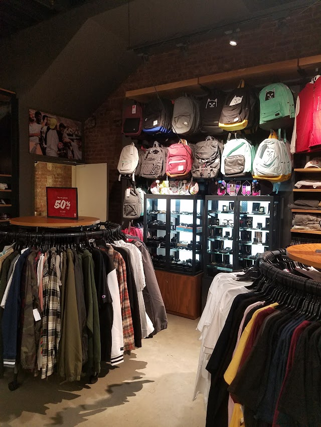 Zumiez