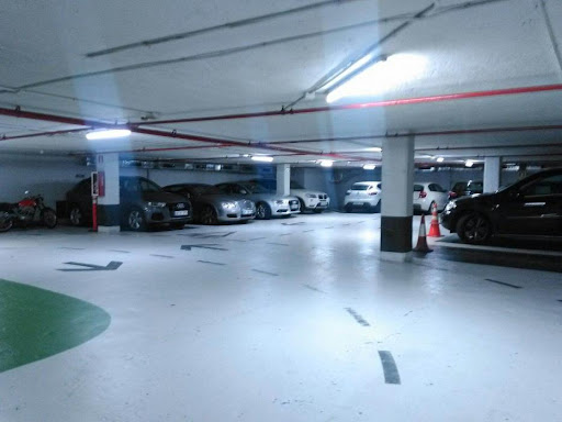 Parking Blue Land Financia La Pedrera - Casa Milà - Thumbnail