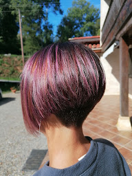 Photo n°14 de Les ciseaux de Marie Hélène à Villeneuve-de-Rivière (Salon de coiffure)