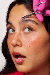 Photo n°5 de Benefit BrowBar Bar à Sourcils à Besançon (Service d'épilation à la cire)