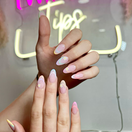 Twinkle Tips Nails - Elm Park Logo