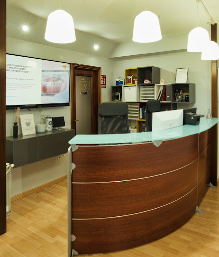Clinica Dental Caranza | Dentista en Ferrol - Thumbnail