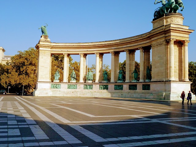 Heroes' Square