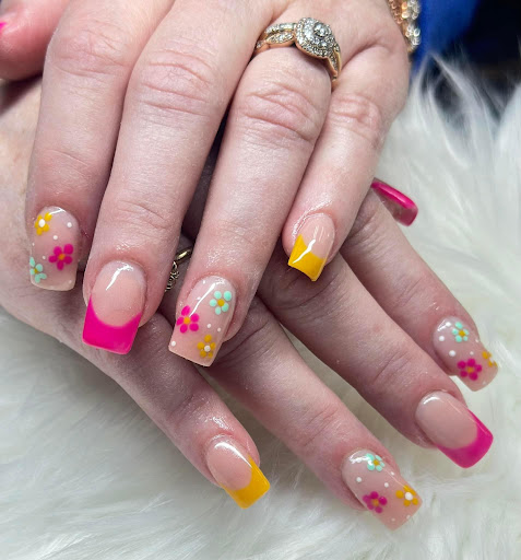 Sara's Nails - Thumbnail