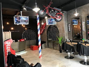 Photo n°6 de La Marac'house Barber à Paris (Salon de coiffure)