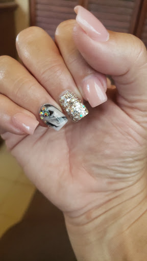 Beverly Nails Salon Spa - Thumbnail