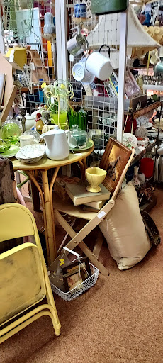 Lindy Antique Mall - Thumbnail