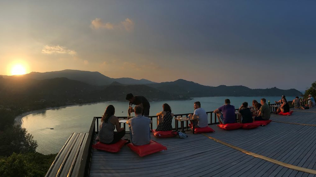 2C Bar Sunset & Restaurant