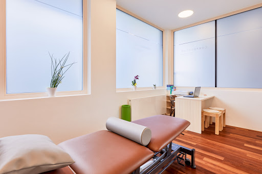 Praxis Corporativa- Osteopathie Physiotherapie Erwachsene Kinder Brixen