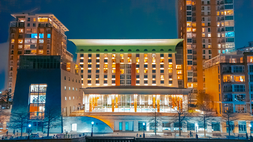 Canary Riverside Plaza Hotel