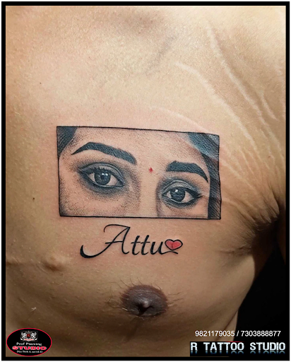 👁️❤️ Capturing love in every detail!  post image