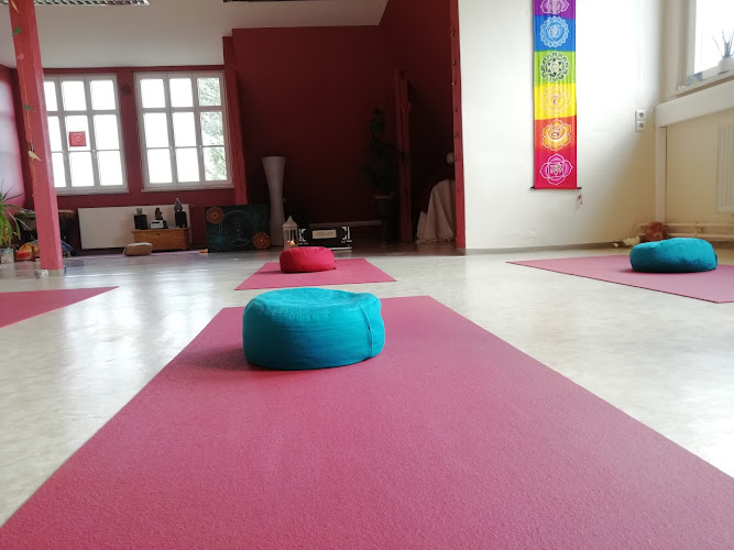 Yoga Rhythmus - Claudia Neundorf Traumasensibler Beziehungs-& Paarcoach