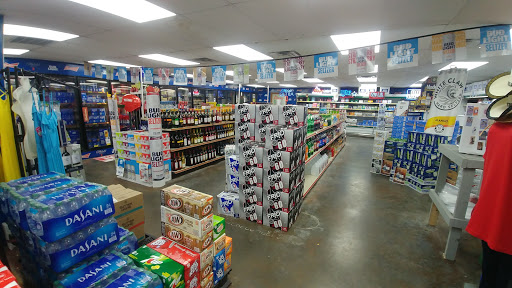 Max-A-Mart / Hunt Brothers Pizza / Valero - Thumbnail