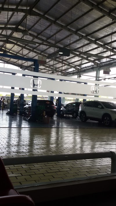 Photos of Honda Istana Jember