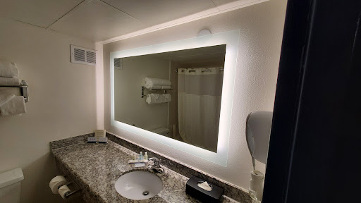 Quality Inn & Suites Everett - Thumbnail