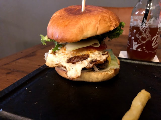 B&B Burger Bar