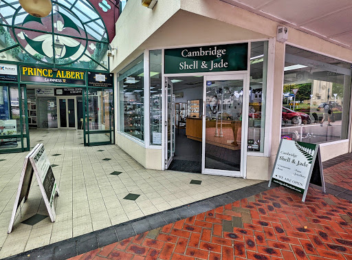 Cambridge Shell and Jade - Thumbnail