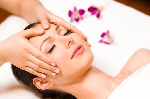 Lubia Simoes Beauty institute and massage therapy - Thumbnail