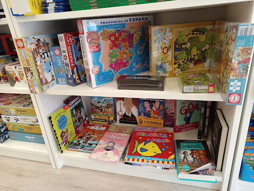 PAPELARYA Villaviciosa de Odón / papelería & librería