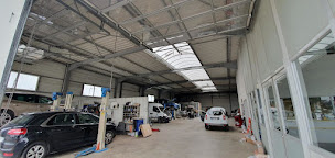 Photo n°2 de Agent Renault Dacia Garage Bouchard à Crèvecoeur-le-Grand (Magasin de pneus)