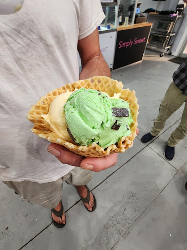 Simply Sweet - Visual