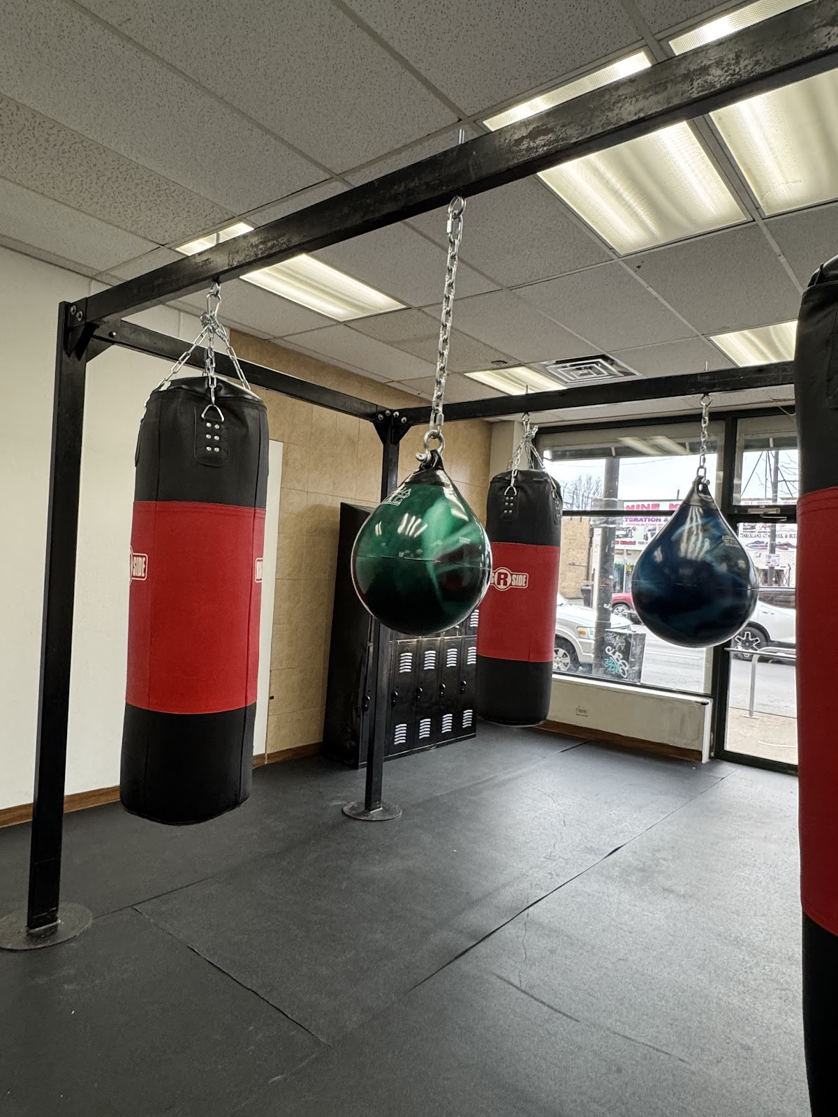 OUT WEST BOXING boxing gym in Chicago, Illinois, United States - training facility photo 2