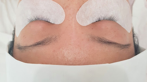 Vanity Lashes and Brows By Leona Logo