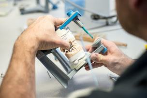 Photo n°3 de Laboratoire Cavelius - laboratoire de prothèses dentaires à Le Ban-Saint-Martin (Fournisseur de matériel de laboratoire)