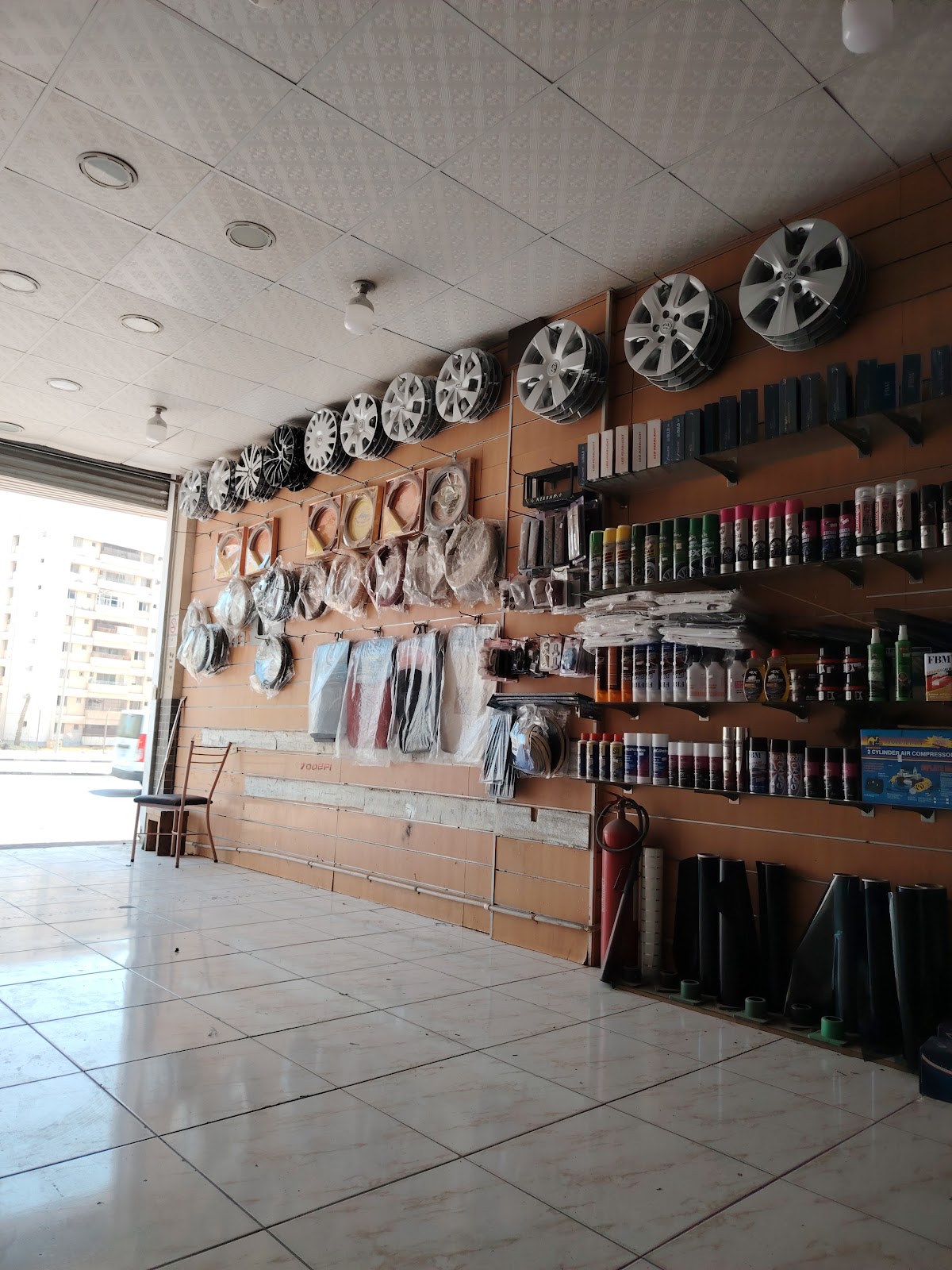 كهربائي سيارات إصلاح اقفال ومرايات السيارات وحساسات الرجوع إلى الخلف - صورة 2