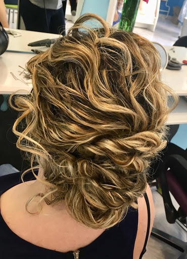 Peluquería y estética Lina