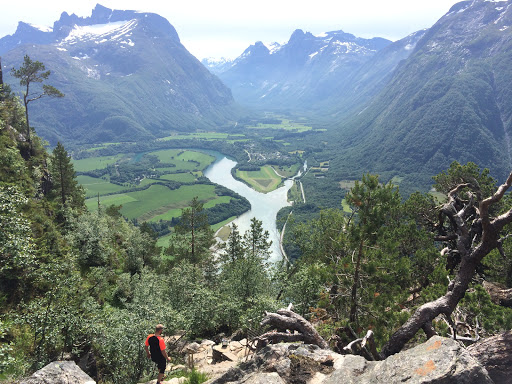 Rampestreken Andalsnes Destimap Destinations On Map [ 384 x 512 Pixel ]