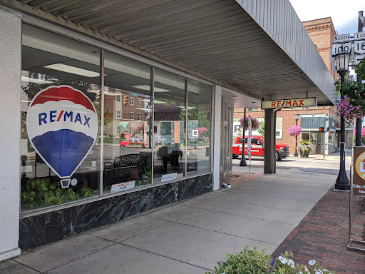 Kari Steele - REALTOR® at RE/MAX Unlimited Results Realty