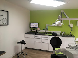 Photo n°4 de Dr Nathalie PERROS / Dr Antoine GERARD à Giromagny (Dentiste)