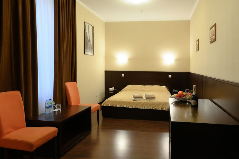 Etoile Hotel Exterior