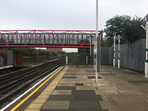 Leyton - Visual