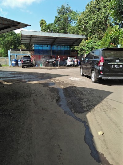 Photos of Young Car Wash