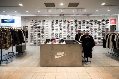 atmos Sapporo STELLAR PLACE（アトモス 札幌ステラプレイス店）