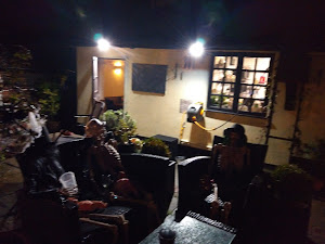 The Queens Head photo