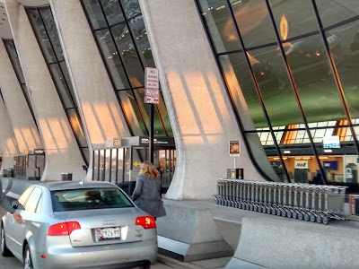 Dulles Airport Main Terminal & Arrivals/Door