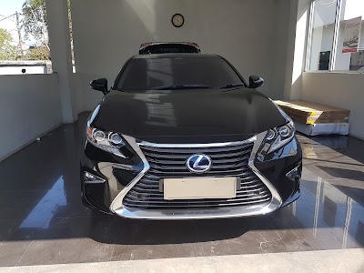 car-dealer