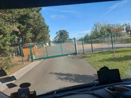 Entrée Parking Vans et Camions