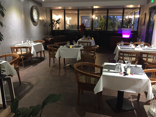 Le Cafe De La Place