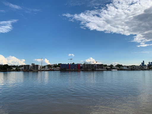 Kingsford Smith Dr at Bretts Wharf, stop 19 - Thumbnail