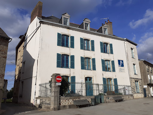 School Middle School High School Sainte Jeanne D'arc