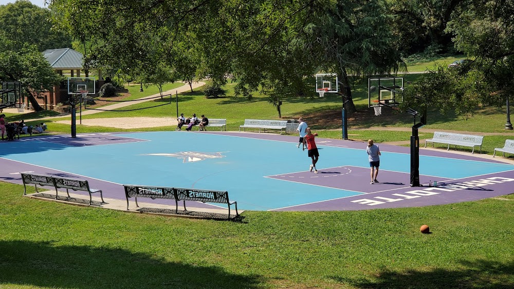 Your Place to Play: A Guide to 6 Charlotte Parks