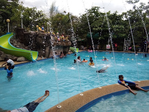 Montalban Waterpark & Garden Resort, Author: Rosalinda Borres